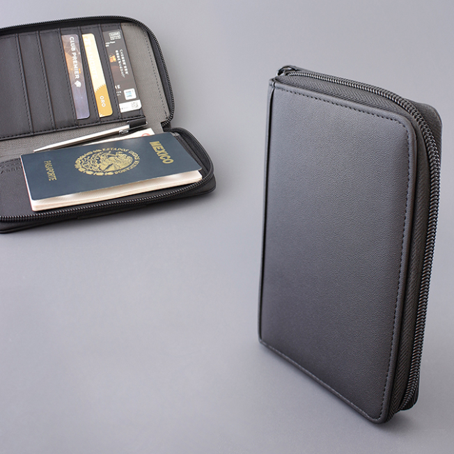 Porta pasaporte Takayama Kuma